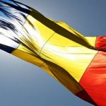 Prefectul Harghitei solicită primăriilor din judeţ să respecte legea privind arborarea drapelului României