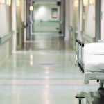 Medic din Slatina, trimis în judecată într-un dosar privind şpagă pentru pensionare pe caz de boală