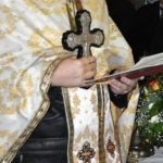 Preotul din Lapoș, acuzat că  a agresat o elevă de clasa a III-a, la ora de Religie