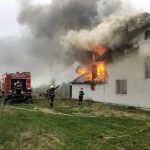 Incendiu la o vilă din localitatea Ulmi. Pompierii au intervenit