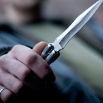 Poliţist atacat cu un cuţit în apropiere de judeţul Harghita