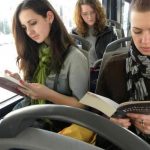 ASTĂZI, LA TÂRGU MUREȘ: Puteți citi în MINIBIBLIOTECA DIN AUTOBUZ