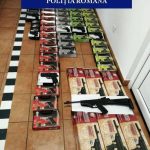 FOTO. 75 de arme găsite de polițiști, în autoutilitara unui șofer bulgar, la Frontiera Calafat