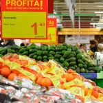 EURES: 100 locuri de muncă la cules de fructe în Spania