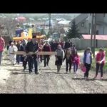 Drumul Crucii refăcut în Vinerea Mare la Piatra-Neamț (VIDEO)