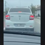 O mașină de poliție circulă periculos în Gorj: Aproape 150 km/h în localitate | VIDEO