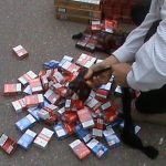 670 de pachete de țigări de contrabandă, găsite în geanta unui buzoian