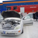 O mașină a luat foc într-o parcare din Alba Iulia