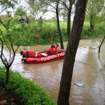 Update: Copil de 4 ani, căzut într-un pârâu, în apropiere de râul Bistrița, în comuna Livezile! Este căutat de pompieri și voluntari