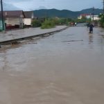 Circa 40 de persoane din Bistrița-Năsăud au fost evacuate după ce peste 350 de gospodării au fost afectate de inundații
