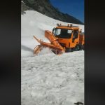 VIDEO: Zăpadă de până la 6 metri pe Transfăgărășan, la începutul verii