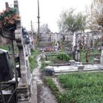 Tarife noi în cimitirele din Ploiești. Aproape 100 de euro pentru săpatul unei gropi