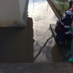 Gospodării inundate în localitățile Recea și Hereclean. Pompierii, chemați în ajutor