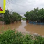 Zeci de case avariate și sute de fântâni afectate de inundații, la Giurgiu