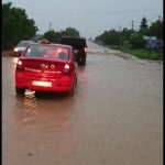 VIDEO: DN2, sub ape. La Gheorghe Doja șoseaua a fost inundată