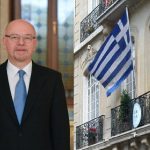 Ambasadorul Greciei îşi lansează cartea la Casa Avramide