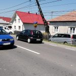 Accident rutier în Josenii Bîrgăului! O autoutilitară a rupt un stâlp de electricitate