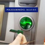 Bulgari, suspectaţi că ar fi montat dispozitive de copiere pe bancomate bancare din Oltenia. Doi dintre ei au fost prinşi în flagrant