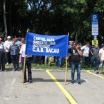 Sindicaliștii de la CRAB protestează în fața Prefecturii Bacău. Mai au un pas până la greva generală