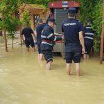 Peste 100 de gospodării, afectate de inundații (FOTO)