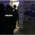 VIDEO| Imagini de la perchezițiile din Prahova la persoane bănuite de infracțiunea de furt calificat