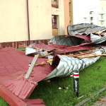 FOTO O vijelie puternică a smus acoperișul de pe un cămin din Campusul Universitar din Târgoviște