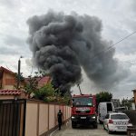 ULTIMA ORĂ-VIDEO: Incendiu devastator. Arde o hală pe strada Siretului