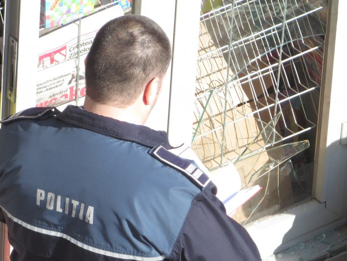 Doi tineri din Brăila au fost depistați de polițiști ca autori ai unui furt dintr-un imobil nelocuit