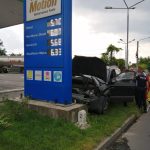 Cascadorul râsului, la Craiova: A intrat cu maşina în indicatorul staţiei PECO