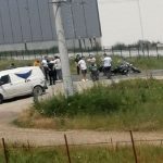 Motociclist rănit după ce a fost izbit de o mașină în apropiere de Timișoara