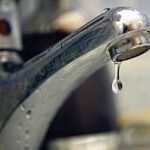 RAJA Onești face program de furnizare și nu lasă Compania de Apă să oprească apa de tot în cursul zilei de marți