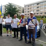Aproximativ 20 de protestatari au așteptat-o la Sibiu pe Dăncilă: “Rușine!”. Prim-ministrul i-a ocolit