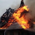 Incendiu la Mănăstirea Râmeț ! Pompierii din Alba se luptă pentru salvarea lăcașului de cult, monument istoric !