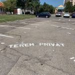 Parcare privată cu plată în „buricul” Devei. Primarul Florin Oancea: „Este ilegală!”