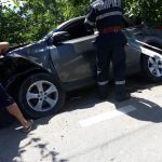 Accident cu victime la Dragomirești: O mașină a fost la un pas să se prăbușească într-o râpă