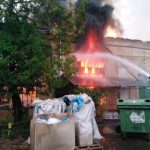 VIDEO: Incendiu la o fabrică din Petrești