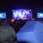 FOTO VIDEO Iubitori de muzică folk au răbdat ploaia, în prima seară de Padina Folk