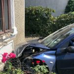 O persoană a fost rănită, la Șotânga, după ce o mașină a intrat în zidul unei case