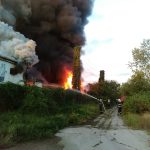 FOTO&VIDEO. Incendiu la un depozit de electrocasnice şi mobilier din apropiere de Işalniţa