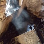 Casă distrusă de flăcări de la o lumânare – FOTO&VIDEO