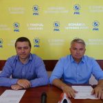 Mii de semnături pentru candidatul Klaus Iohannis adunate de liberalii mehedințeni