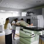 Speranțe pentru bolnavii de cancer din județul Bacău. Secția de Radioterapie a Spitalului Județean va avea al doilea accelerator medical liniar
