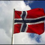 Înșelătorie cu locuri de muncă în Norvegia. Un tânăr a fost reținut. Vezi ce au găsit polițiștii la domiciliul acestuia