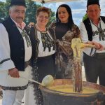 Momârlanii din Petroșani le-au gătit maghiarilor