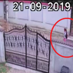 VIDEO Ultimele imagini cu fetița din Gura Șuții înainte de fie răpită cu o mașină de teren