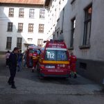 Incident îngrozitor la școală! Un copil de 13 ani a căzut în gol de la circa 8 metri înălțime