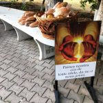 UMANITAR. O biserică din Slatina oferă, gratuit, pâine nevoiaşilor din oraş