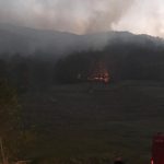 Cele două incendii de pădure, din nordul și sudul județului, sunt încă active