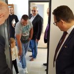 12 familii de tineri se mută în locuințe noi. A fost inaugurat blocul ANL de la Băcia