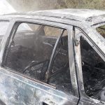 Imagini șocante. Autoturism distrus de un incendiu, pe un drum județean din Olt